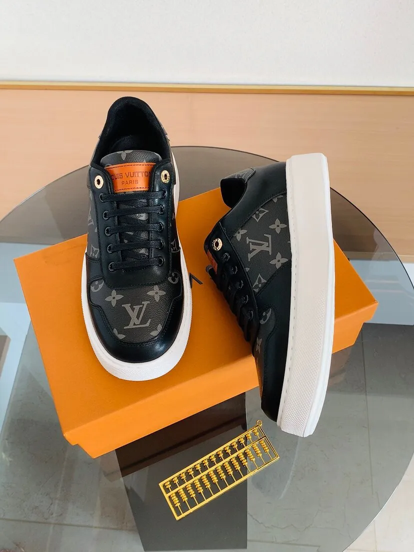 Factory price 420. [LV] Louis Vuitton's latest 🎁🎁 fashionable casual men's shoes 👟, hot style 💥 simple and elegant style, exclusive for trendy men. Unique official website latest brand 👑 original decoration, fashionable and generous, original cowhide leather ✅ breathable sheepskin lining, official website designated wear-resistant casual outsole, classic model taken in kind 🎬38-44. Can be customized45